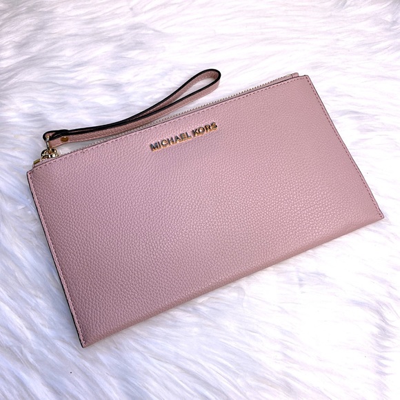 NEW! Michael Kors Leather Clutch/Wristlet Jet Set - Picture 2 of 5